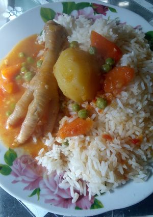 Una foto de Estofado de patitas de pollo