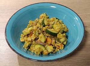 Foto principal de Cous-cous de garbanzos y verduras al Ras el Hanout
