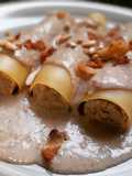 Canelones de pollo rustido con salsa de foie y ceps
