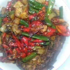 รูปของ Ayam goreng bumbu sambal hati