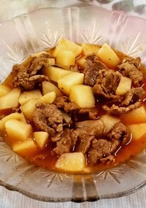 Una foto de Bistec con papas