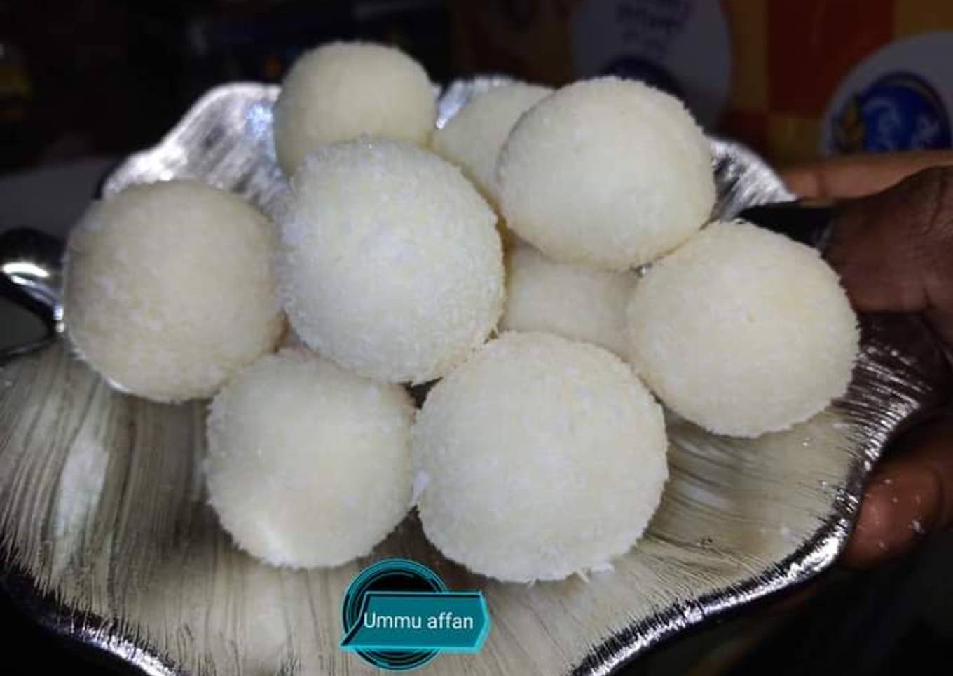 Coconut laddo