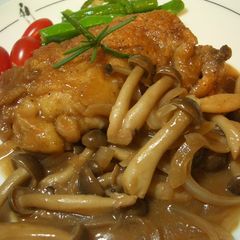 A picture of Braised Chicken with Red Wine & Balsamic Vinegar.