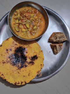 मक्का की रोटी (makka ki roti recipe in Hindi) रेसिपी मुख्य फोटो