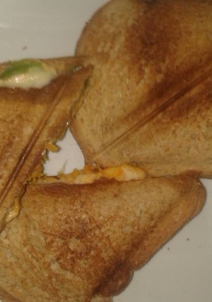 A picture of Cheesy Veggie Sandwich.