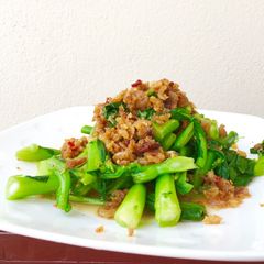 A picture of Choy Sum Top Dried Shrimp /Hae Bee.