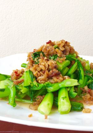 A picture of Choy Sum Top Dried Shrimp /Hae Bee.