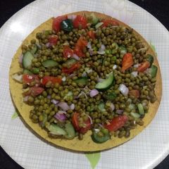 A picture of Khakhra Moong pizza (Healthy breakfast).
