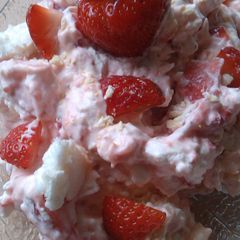 A picture of Vickys Eton Mess (Traditional Version).