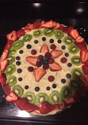 A picture of Fruit Pizza.