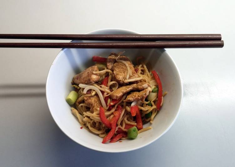 Recipe of Quick Chicken Chow Mein