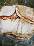 Crepes alle pesche e amaretti