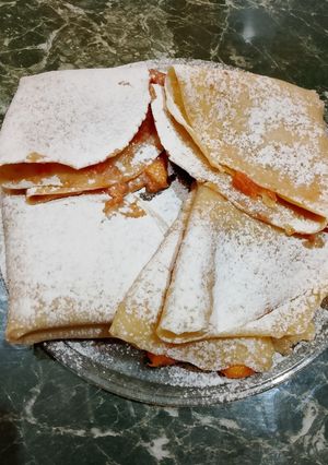 Foto di Crepes alle pesche e amaretti