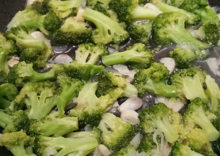 Tumis brokoli (MPASI 14 bulan)