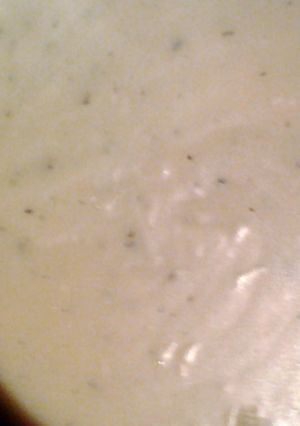 A picture of leg of lamb gravy.