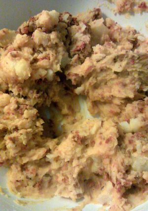 A picture of chorizo mashed potato filling for chile rellenos.