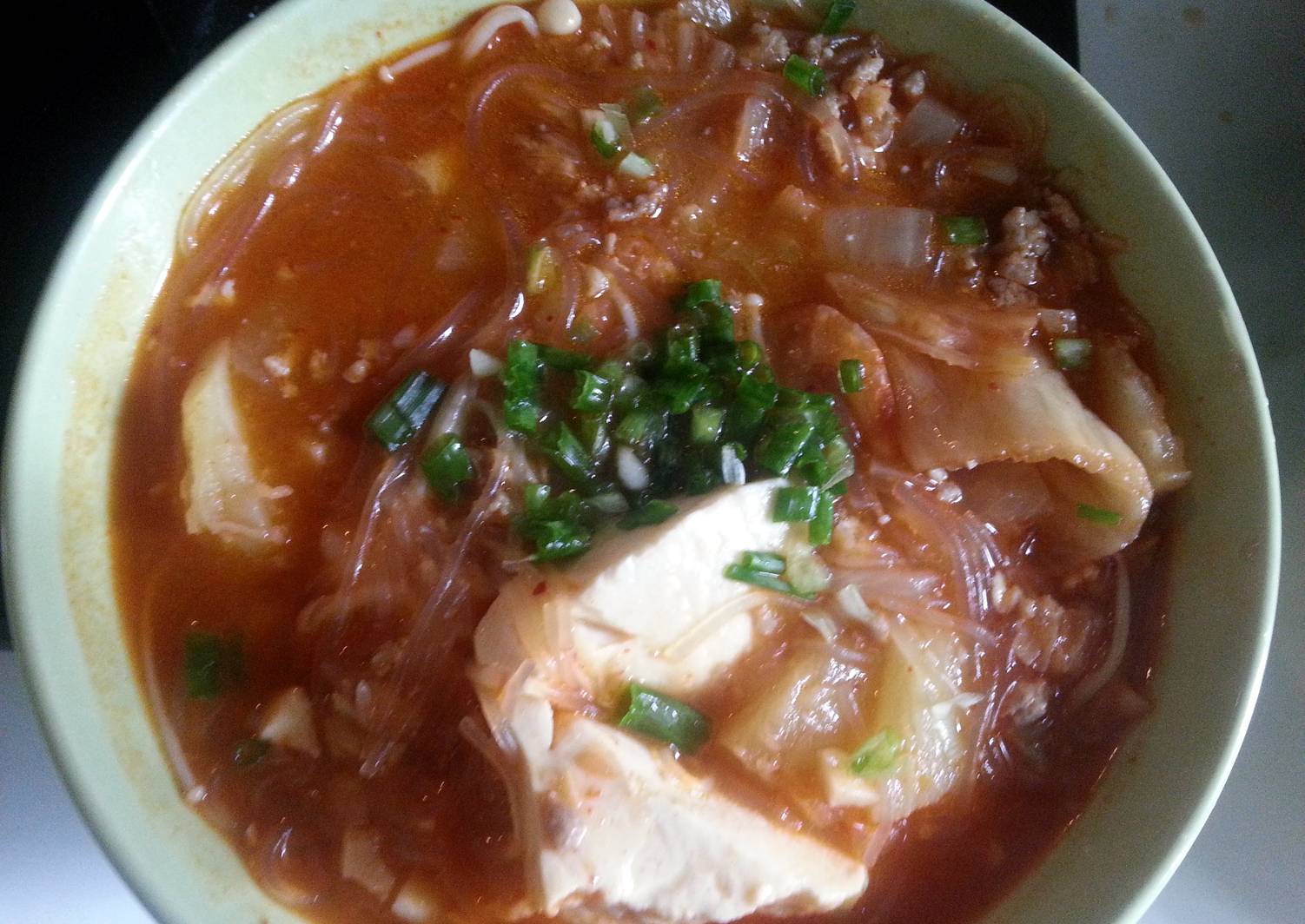 Kimchi soup Recipe by vivi_fabien - Cookpad