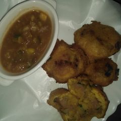 A picture of Beh pakoray. (lotus root).