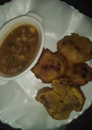 A picture of Beh pakoray. (lotus root).