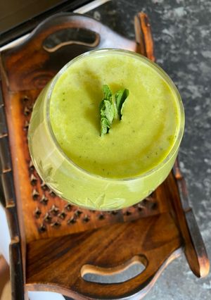 A picture of Avocado 🥑 and Fruits Smoothie.