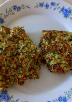 Töltött cukkinis lepény recept fotója