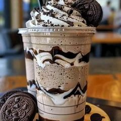 A picture of Cookies & Cream Frappuccino.