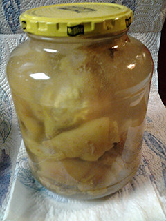 A picture of Pickled pigs feet.