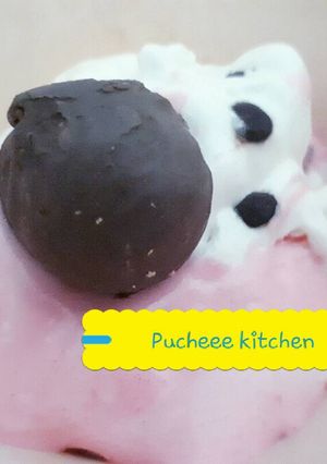 Foto resep Ice cream lembut strawberry dan vanilla kitkat