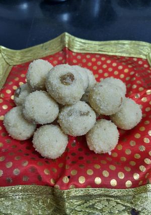 A picture of Coconut suji laddu.