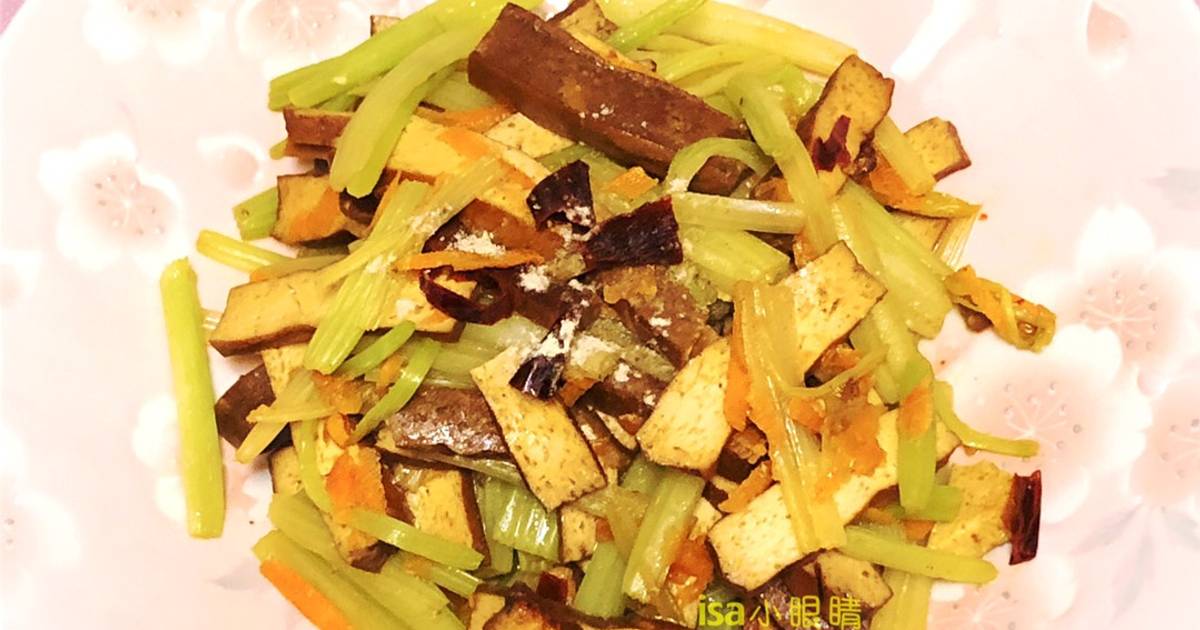 芹菜炒豆干 不辣版 食譜與作法by Isa小眼睛 Cookpad