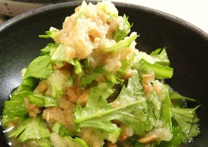 Recipe of Delicious Raw Chrysanthemum Greens with Mustard Daikon Radish Natto