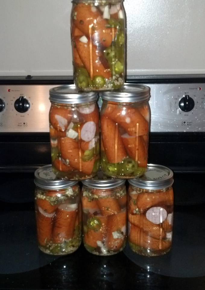 A picture of Q-tip's pickled sausage.