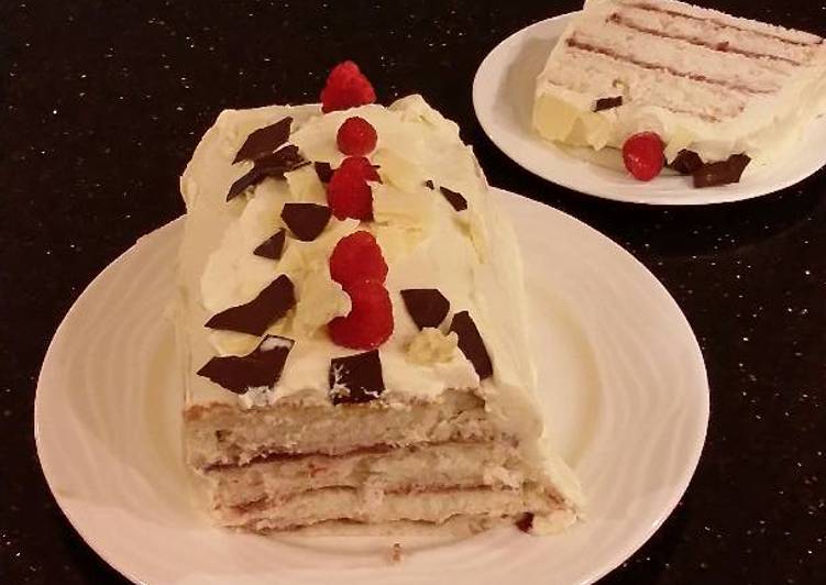 White Chocolate Layered Torte with Rasberry and White Chocolate Cream White Chocolate Layered Torte with Rasberry and White Chocolate Cream