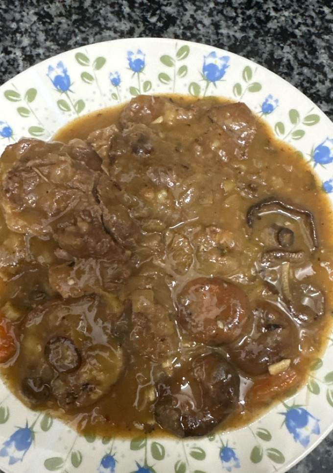 Una foto de 625. Fricandó de ternera y setas (principal carne)