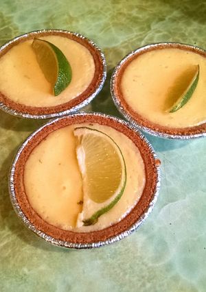 A picture of Easy Mini Key Lime Pies.