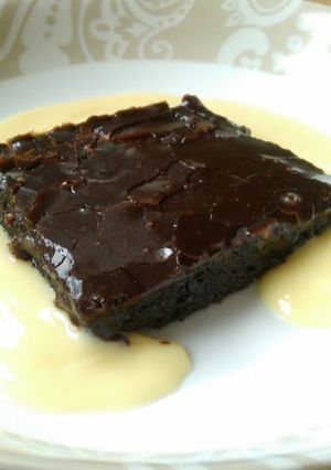 A picture of Vickys Gooey Cinnamon Chocolate Cake, GF DF EF SF NF.