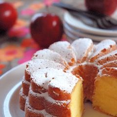 A picture of Apple Cream Cake.