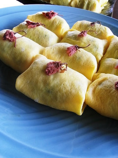 A picture of Fukusa Sushi for Cherry Blossom Viewing Picnics and Parties.