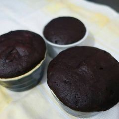 A picture of Microwave cupcakes.