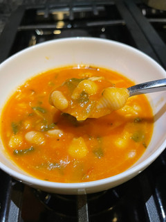 Una foto de 🍜SOPA FAGIOLI Y CANELLINI BEANS🥬🥰🥣