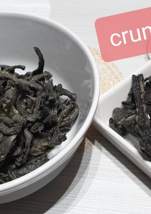 Foto principal de Craterellus cornucopioides o trompeta de la mort rebozado