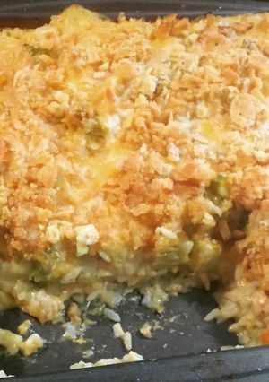 A picture of Cheesy Chicken Broccoli Rice Casserole.