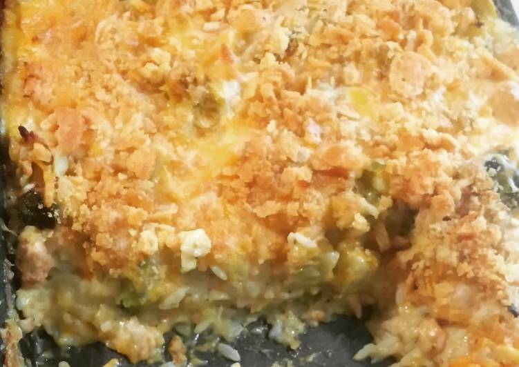 How To Make  Cheesy Chicken Broccoli Rice Casserole