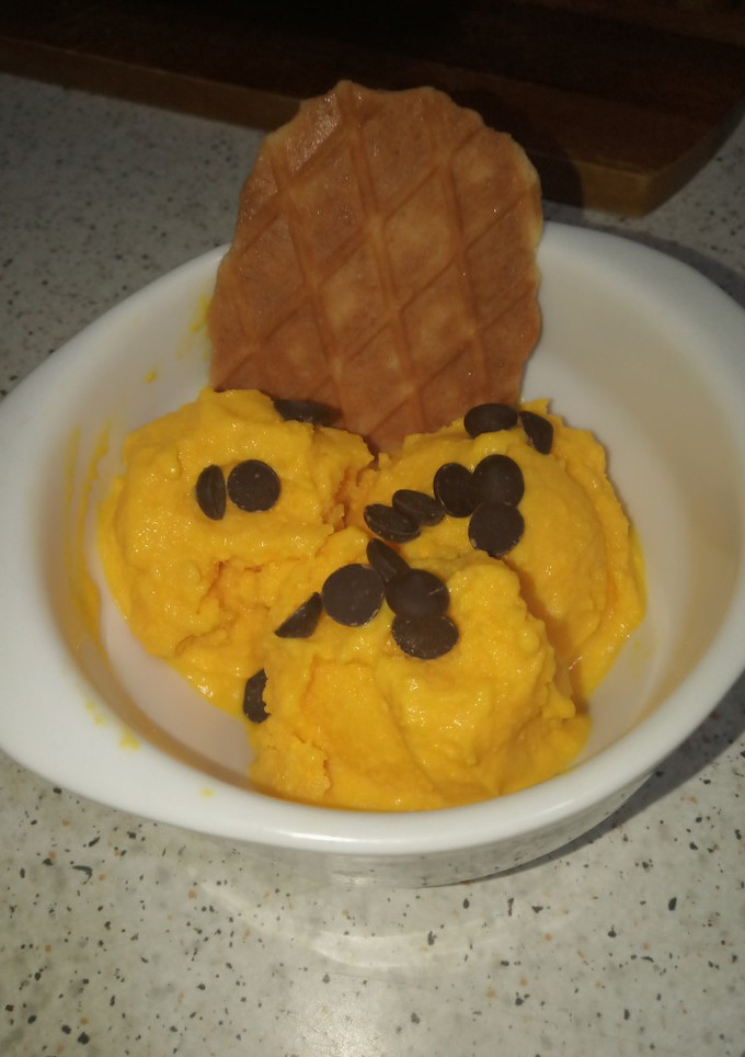 Una foto de Helado de zanahoria ligero