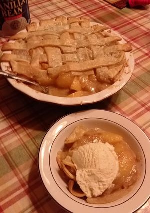 A picture of Aretha Franklin's Peach Cobbler.
