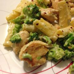 A picture of Garlic Parmeasan chicken and brocolli.