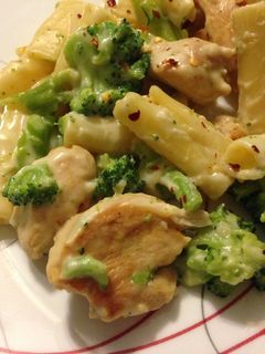 A picture of Garlic Parmeasan chicken and brocolli.