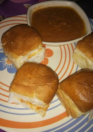 पाव भाजी (Pav bhaji recipe in hindi) रेसिपी मुख्य फोटो