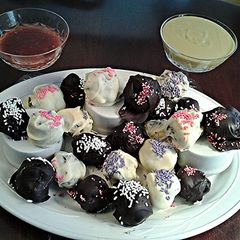 A picture of Brownie Balls.