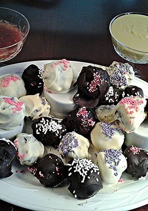 A picture of Brownie Balls.